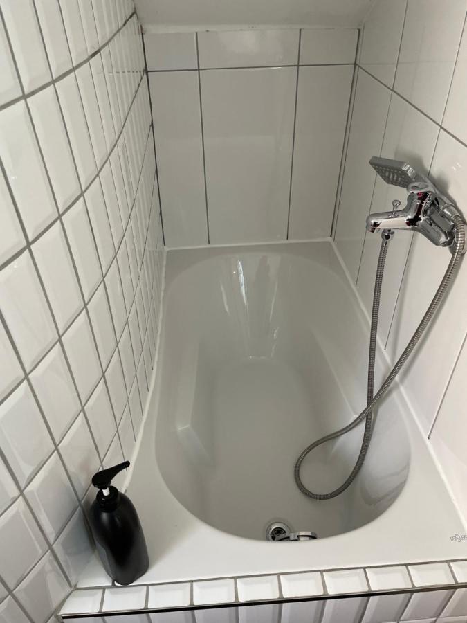 Simple Room In Luxembourg City Ngoại thất bức ảnh