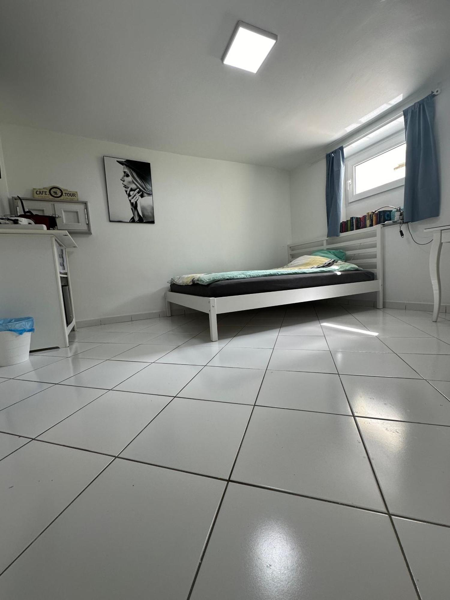 Simple Room In Luxembourg City Ngoại thất bức ảnh