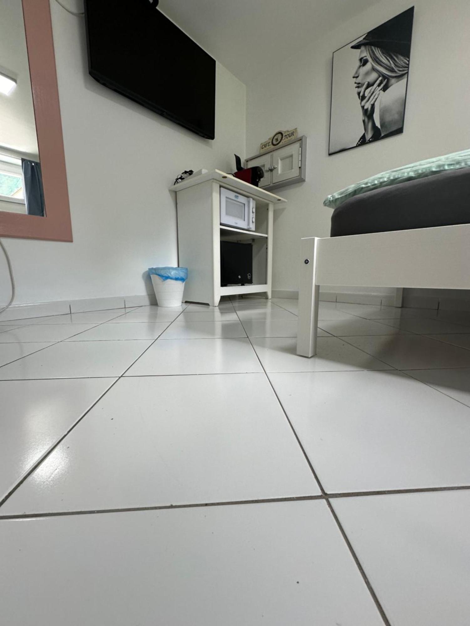 Simple Room In Luxembourg City Ngoại thất bức ảnh