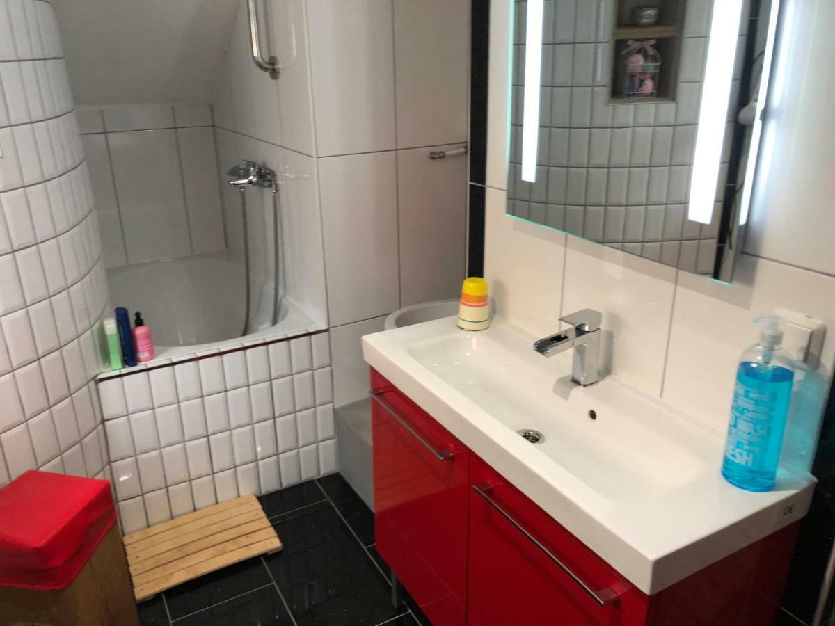 Simple Room In Luxembourg City Ngoại thất bức ảnh
