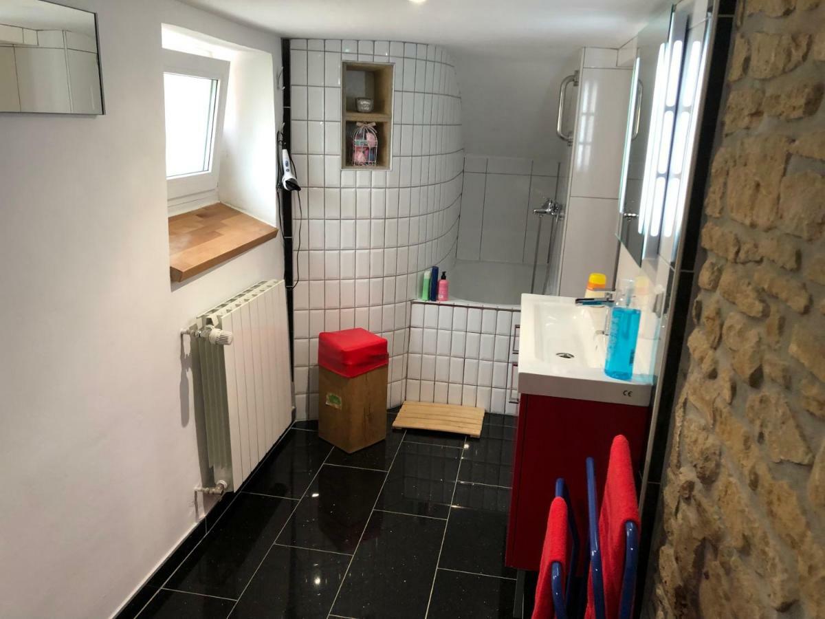 Simple Room In Luxembourg City Ngoại thất bức ảnh