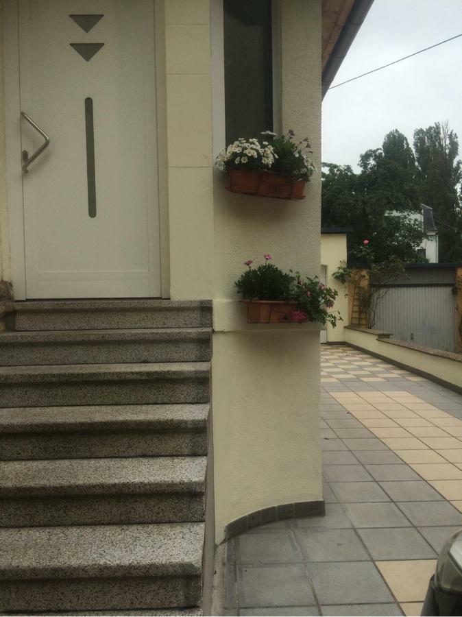 Simple Room In Luxembourg City Ngoại thất bức ảnh